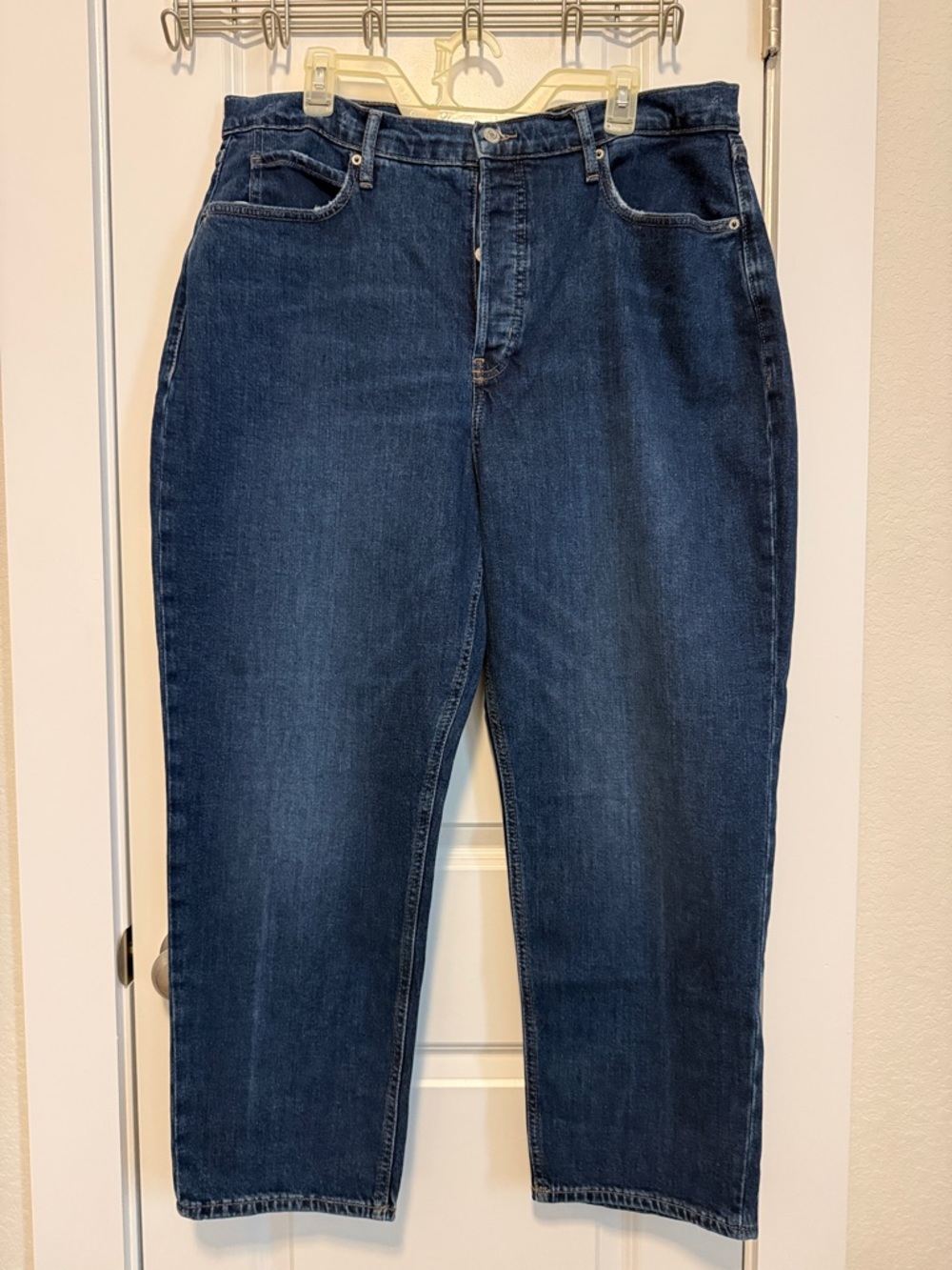 Old Navy Sky-Hi Straight Women’s Jeans in Dark Blue